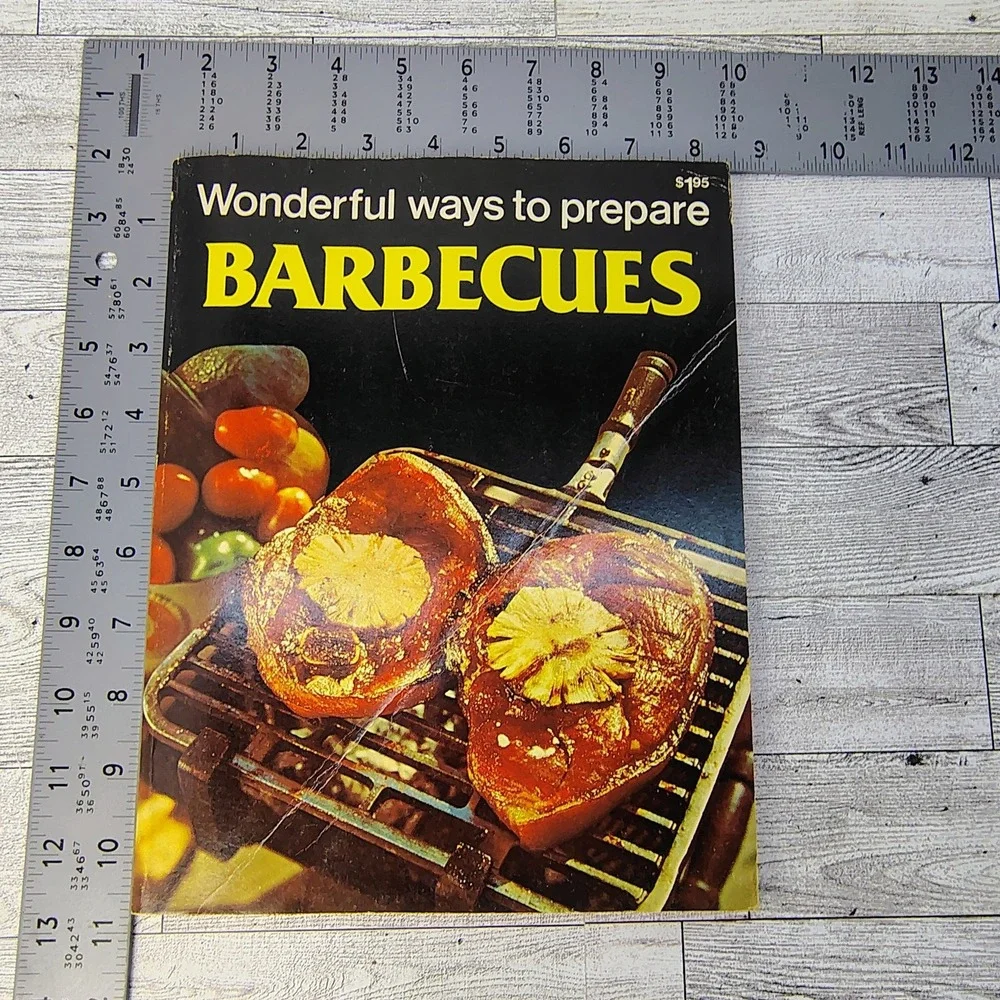 Wonderful Ways to‎ Prepare Barbecues 1978 Softcover Cookbook Funky Pink Pages